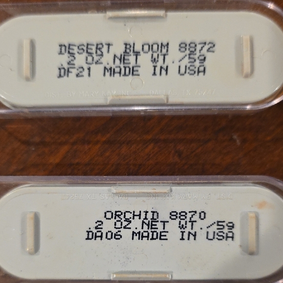 (J52) 4 Mary Kay Make Ups - Picture 4 of 5